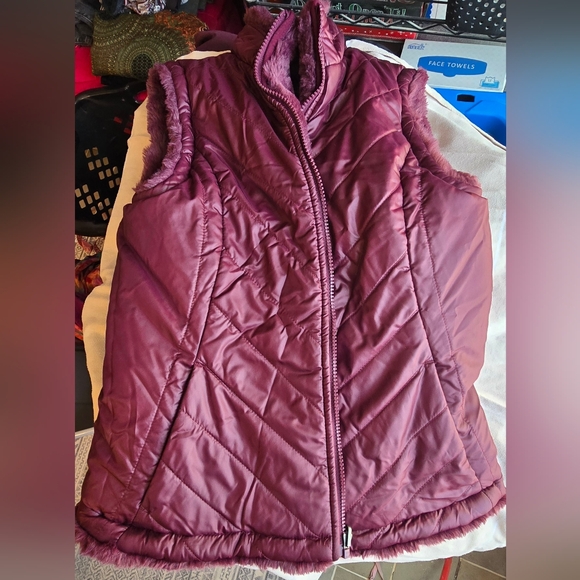 Reversible Nicole Miller Faux Fur Vest - Picture 5 of 5